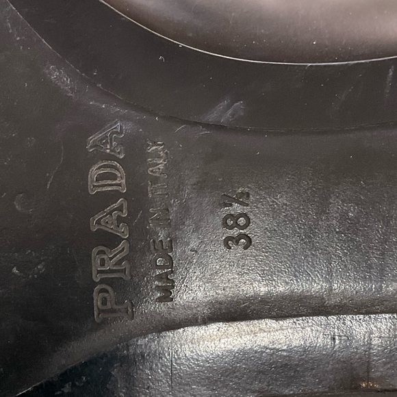 Prada Loafer, black, low heel, Classic! Great Condition! Size 38.5 / 8 - Picture 10 of 16